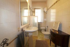 Bilik mandi di Villa Dolce Vita