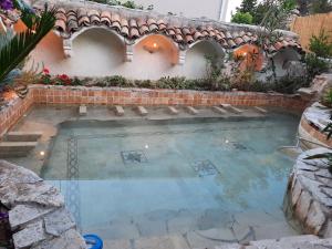 Guest House Villa Barbara tesisinde veya buraya yakın yüzme havuzu