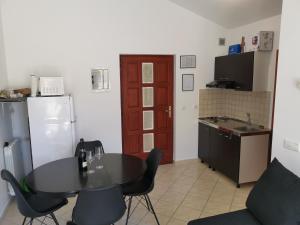 Köök või kööginurk majutusasutuses Apartment Teo Volme