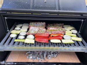 A nyaralóban sütögetési lehetőséget kínál a vendégeknek