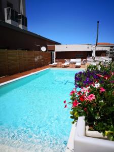 Bazén v ubytování Sicilia Hotel Spa nebo v jeho okolí