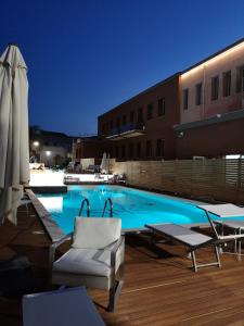 Bazén v ubytování Sicilia Hotel Spa nebo v jeho okolí