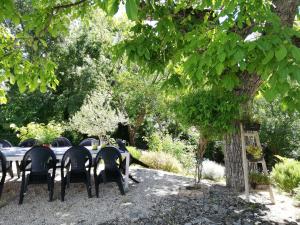A garden outside Casa Rural La Maquinilla