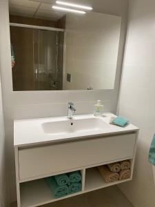 A bathroom at Playa Flamenca - Turquesa del Mar - great sea view!
