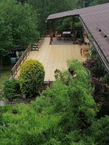 een dakterras met uitzicht vanuit de lucht bij Bydlinská zahrádka Těšíkov in Šternberk