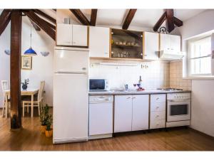 Kuchyňa alebo kuchynka v ubytovaní Beautiful Beach Home + 13 fotografií