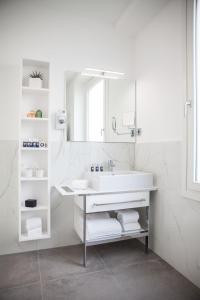 Koupelna v ubytování Sanremo Luxury Suites
