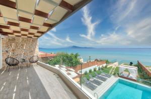 Bazén v ubytování Sabbia D`oro Beach Villa nebo v jeho okolí + 25 fotografií