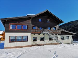 Fotografia z galérie ubytovania Ferienhaus Kurzenhof Radstadt v destinácii Radstadt