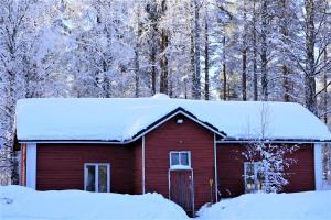 Old Pine Husky Lodge v zimě
