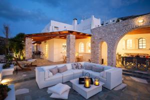 A seating area at Villa Haritomeni