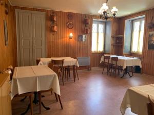 Restavracija oz. druge možnosti za prehrano v nastanitvi Albergo Calancasca Ristorante Jaipur