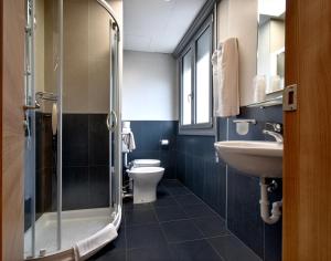 
A bathroom at Hotel Delle Nazioni
