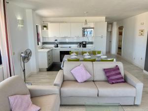 Kuchyň nebo kuchyňský kout v ubytování Ocean View Apartament