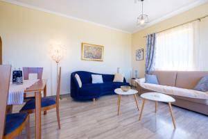 Posezení v ubytování Almyros Aktis mountain and sea apartment