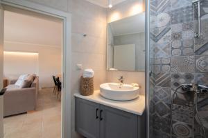 A bathroom at Dimoulias House