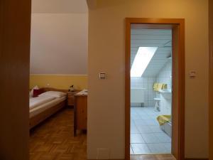 Letto o letti in una camera di Narnhoferwirt