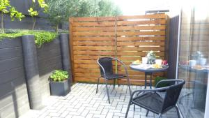 Patio nebo venkovní prostory v ubytování Modern Self Contained Apartment in Riverhead