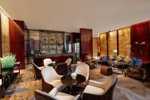 Posezení v ubytování Kangda Howard Johnson Hotel Qingdao