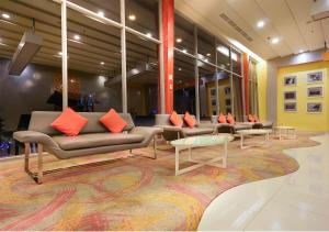Posezení v ubytování HARRIS Hotel Sentul City Bogor