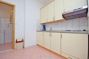 Kjøkken eller kjøkkenkrok på Apartments Jakov