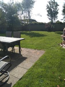 En have udenfor Rosedene + 8 billeder