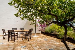 Vonkajšia záhrada v ubytovaní Casa rural la ermita de Anna
