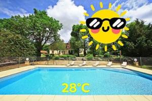 Piscina a Hostellerie du Causse o a prop
