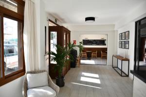 A seating area at Hostal Mallorca