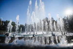a fountain with water shooting up into the air at Villa Roscha in Smolensk