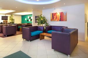 Posezení v ubytování Holiday Inn Express Cambridge by IHG