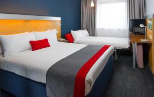 Postel nebo postele na pokoji v ubytování Holiday Inn Express Cambridge by IHG + 16 fotografií