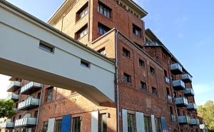 Budova, kde se apartmán nachází