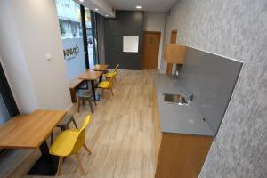 Kuhinja ili čajna kuhinja u objektu dpaso Urban Hostel