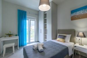 Seashell Apt 1房間的床