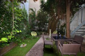 Vonkajšia záhrada v ubytovaní Apartamento centro de Lloret 8 people