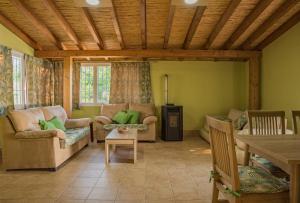 Posedenie v ubytovaní Casa Rural "Allán frente"