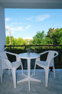 Uma varanda ou terraço em Ifestos Hotel