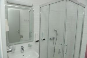 Un baño de Hotel Sunce