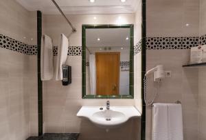 Koupelna v ubytování Hotel Apartamentos Bajondillo