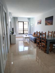 Część wypoczynkowa w obiekcie Apartamento Ronda IV - Los Boliches