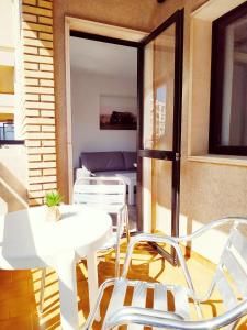 Część wypoczynkowa w obiekcie Apartamento Ronda IV - Los Boliches