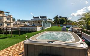 Sundlaugin á Seastar Hotel eða í nágrenninu