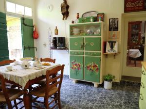 A kitchen or kitchenette at Apartment in Modigliana with Pool & Forest Views
