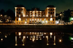 Budova, kde se hotel nachází