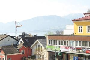 Fotografia z galérie ubytovania Altstadtwohnung Traunstein mit Traunseeblick 1A v destinácii Gmunden