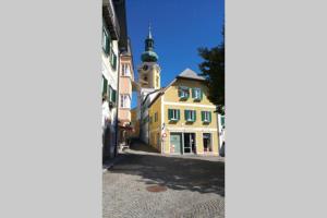 Fotografia z galérie ubytovania Altstadtwohnung Traunstein mit Traunseeblick 1A v destinácii Gmunden