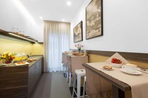 Jedlo v ubytovaní bed & breakfast alebo blízkom okolí