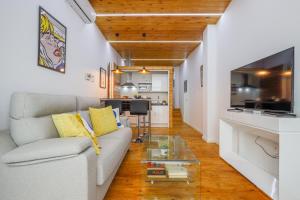 Kuchyňa alebo kuchynka v ubytovaní Apartamento de diseño centro Sevilla. WiFi/AC