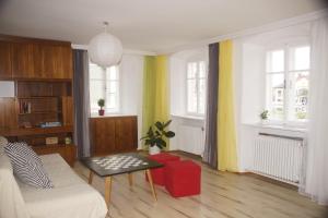 A kitchen or kitchenette at Vintage 2 Ferienwohnung für 2-3-4 Még 9 kép